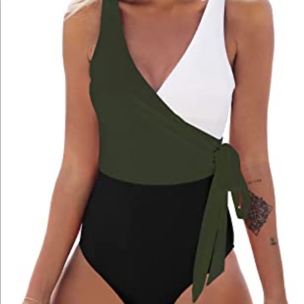 Cupshe Wrap One-piece Swim